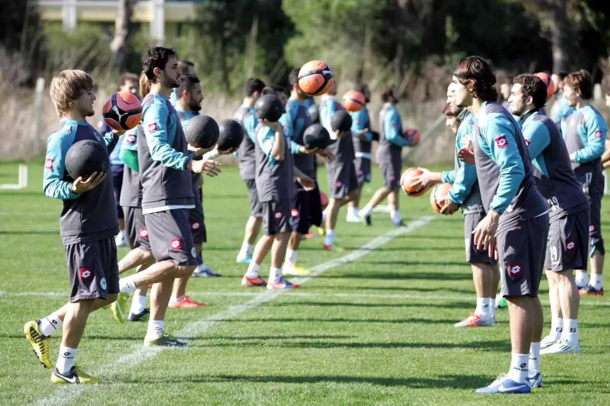 Torku Konyaspor, Bucaspor\'a Hazırlanıyor