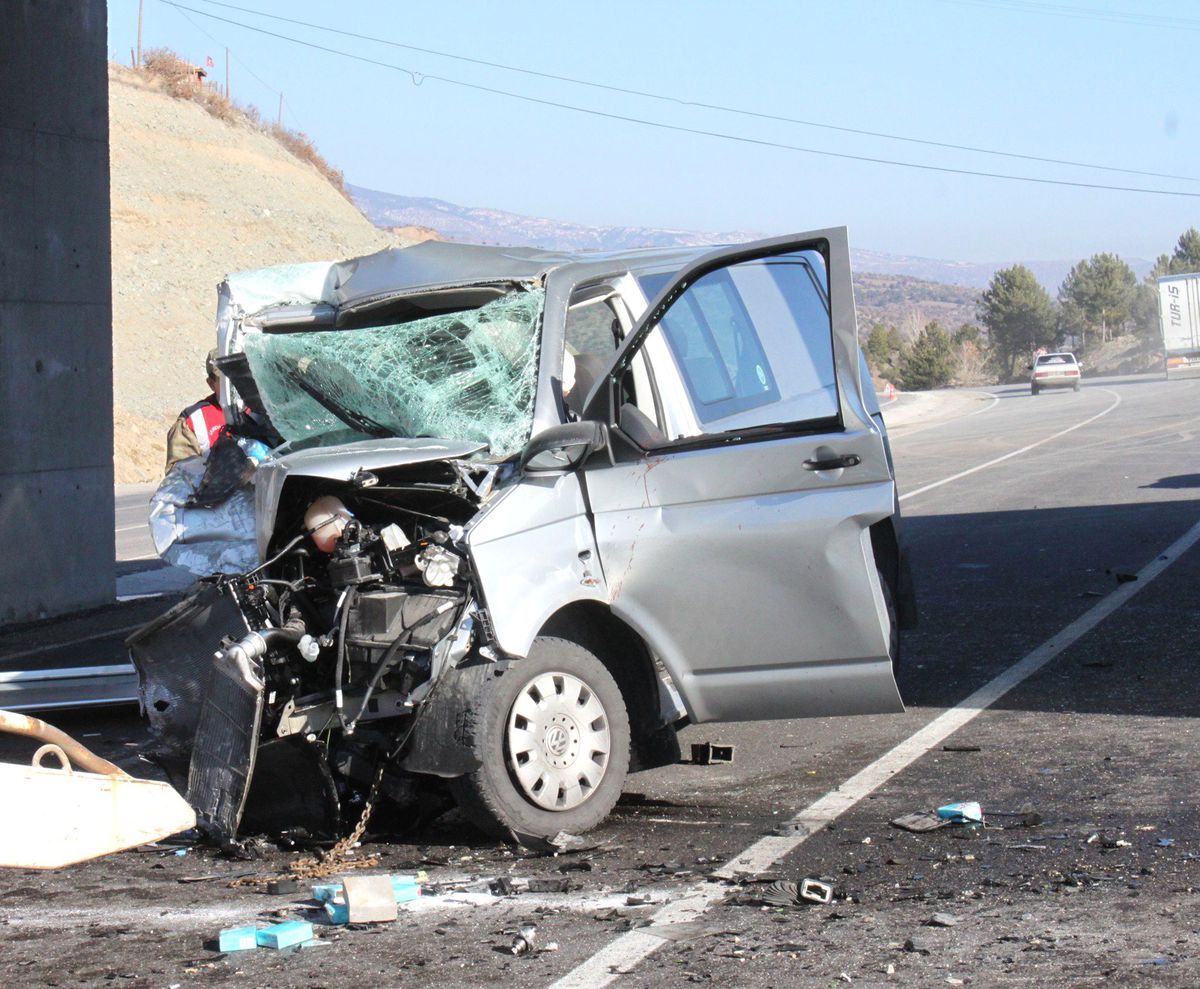 Tosya'da Feci Kaza: 2 Ölü, 3 Yaralı