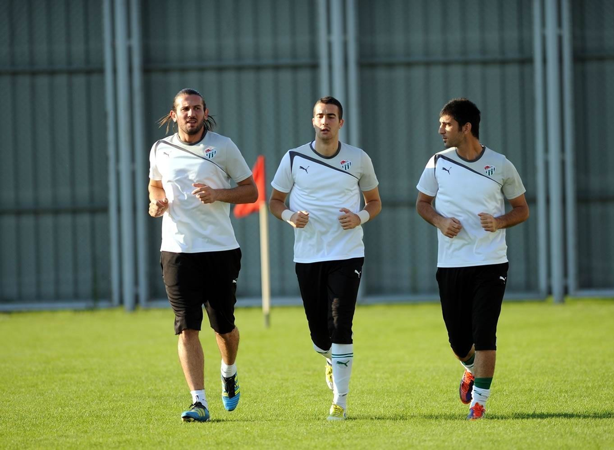 Yavuz Özkan\'a Karşıyaka Kancası
