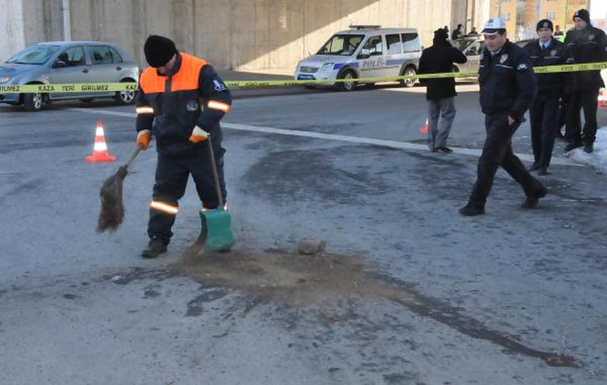 Yolun Karşısına Geçemedi