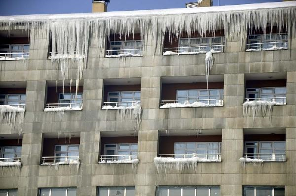 Yüksekova Eksi 32 ile Dondu