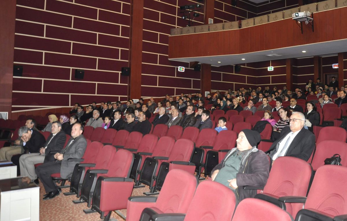 Akşehir\'de Okul İdarecileri, Servisçiler ve Kantincilerle Toplantı