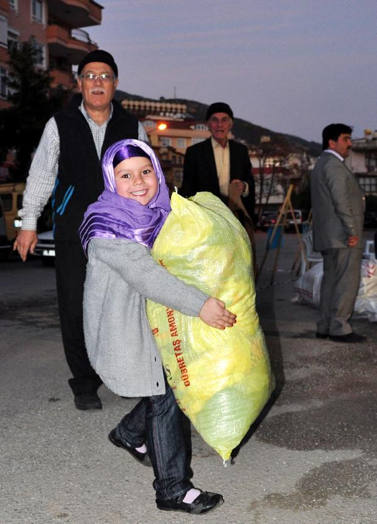 Alanya\'dan Suriye\'ye Un ve Battaniye