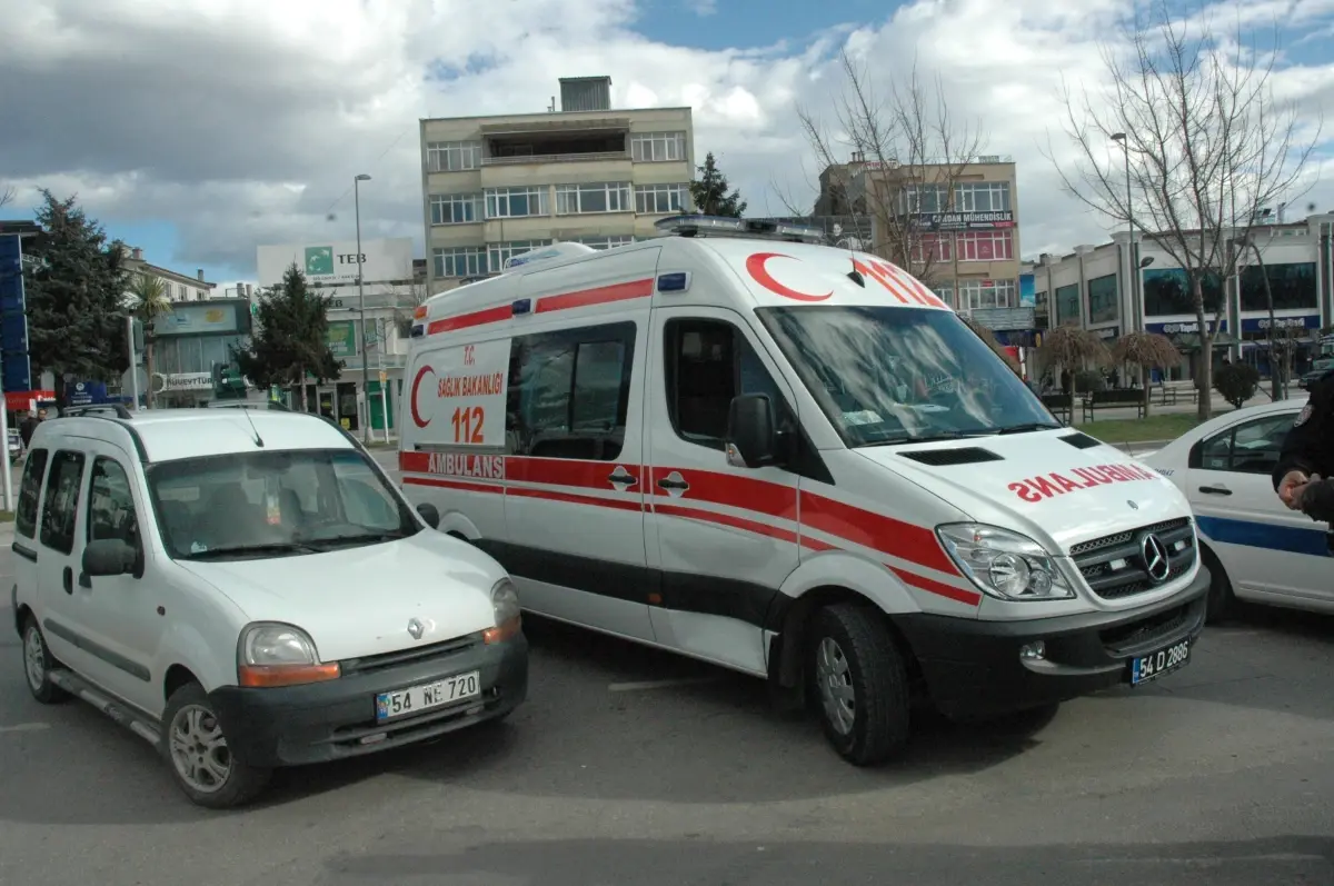 Ambulans Kaza Yaptı