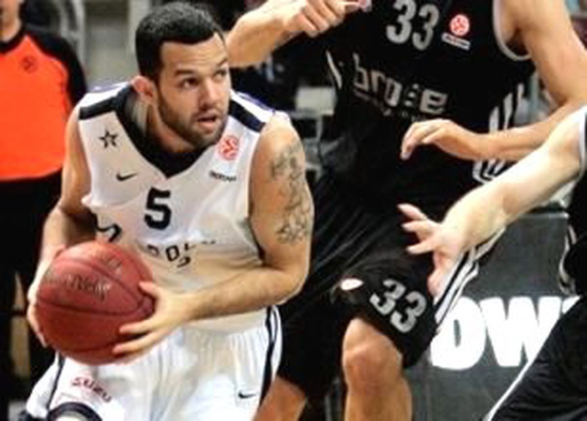 Anadolu Efes\'e Brose Hafif Geldi!