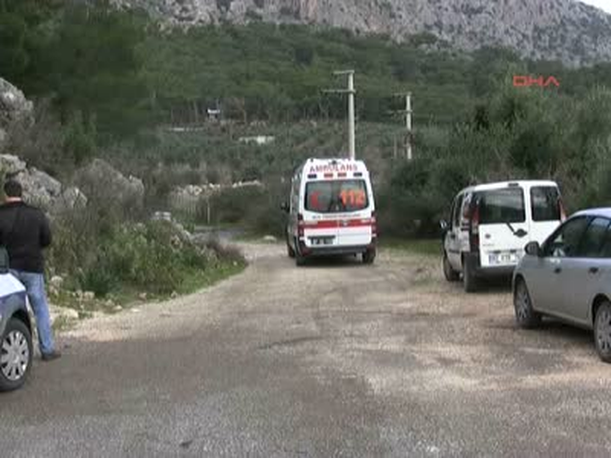 Antalya Ormanda Ağaca Asılı Cesedi Bulundu Ormanda Ağaca Asılı Cesedi Bulundu