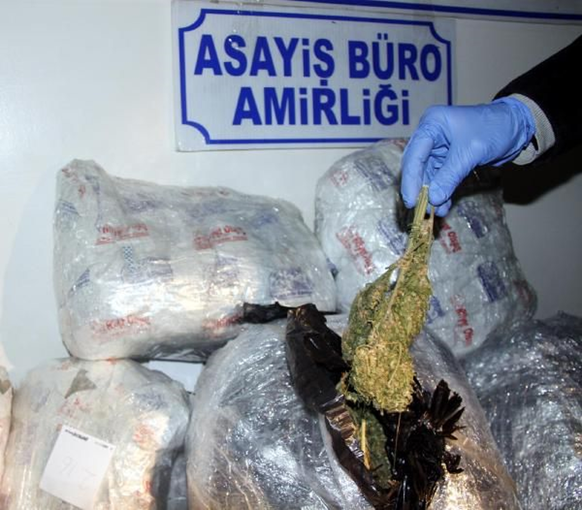 Başkale\'de Bir Yılda 1 Ton 280 Kilo Uyuşturucu Ele Geçirildi