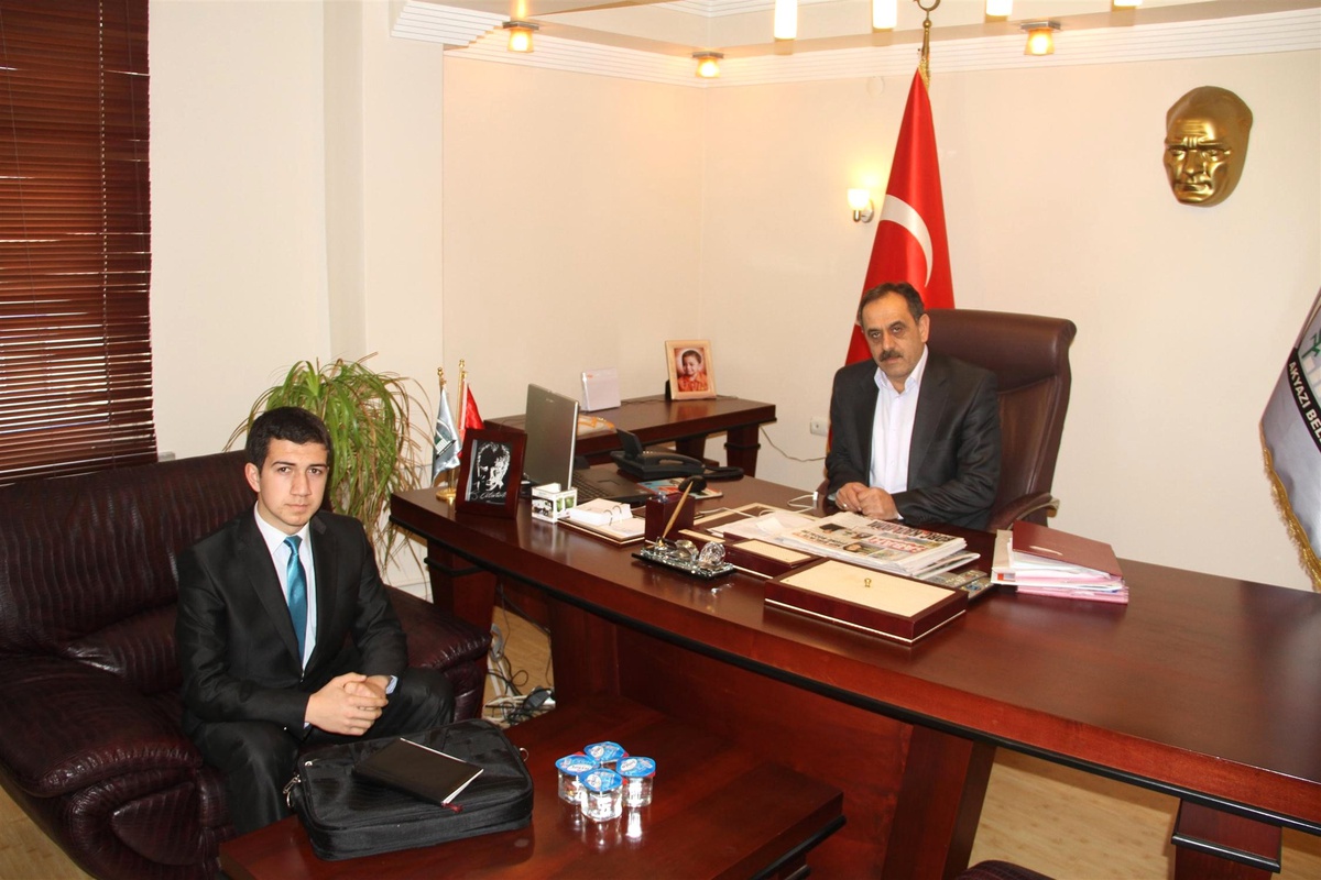Başkan Yazıcı, Öğrenci Meclis Başkanı\'nı Ağırladı