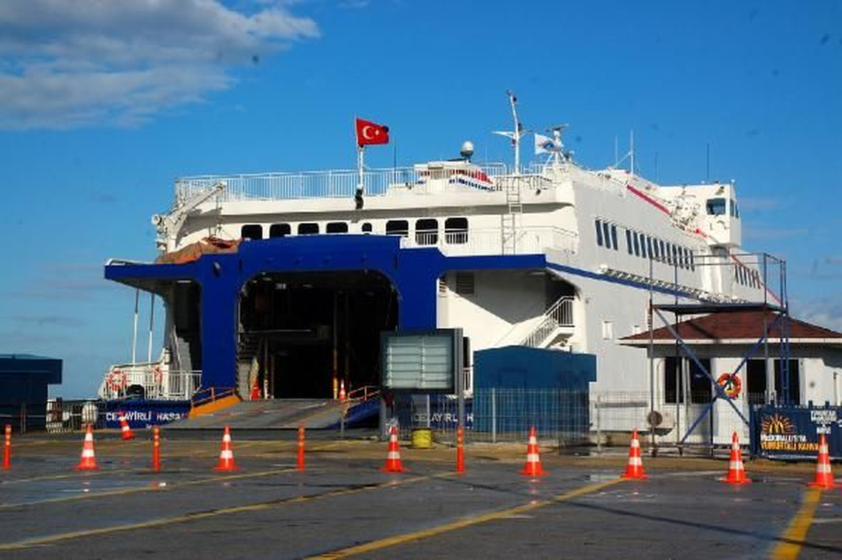 Bozcaada Seferleri Durdu