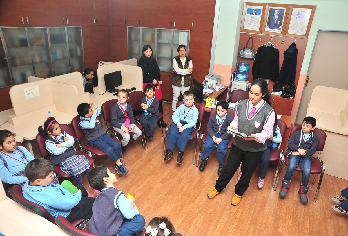 Büyükler Masal Okuyor, Küçükler Dinliyor