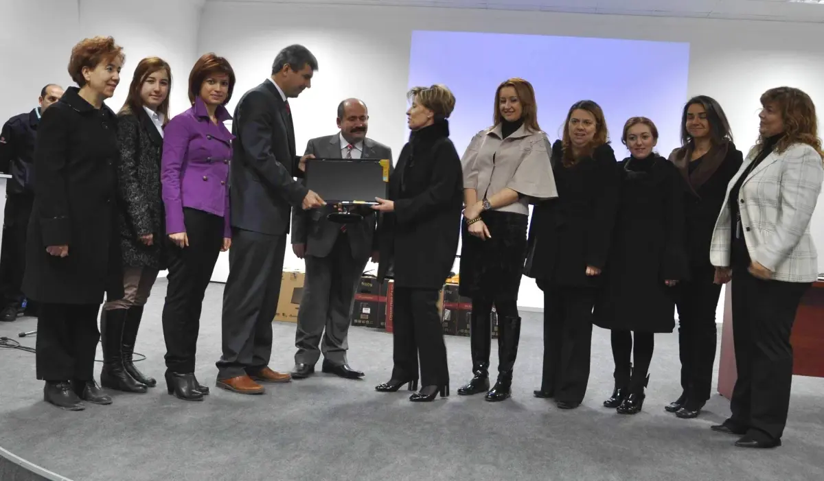 Cezaevindeki Mahkumların Eğitimi İçin Bilgisayar Bağışladılar