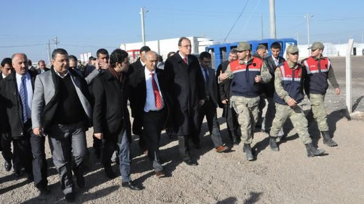 CHP Heyeti Süleyman Şah Çadır Kentinde
