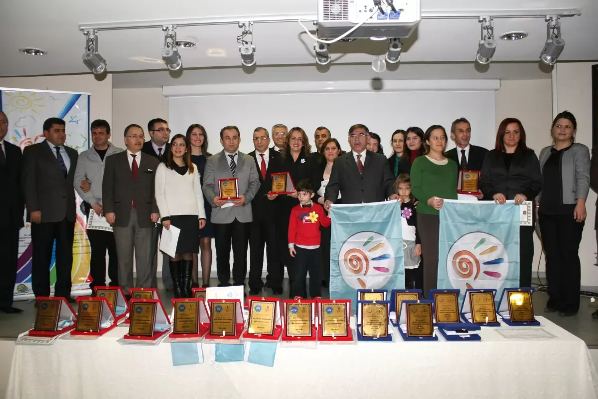 Düzce Milli Eğitim Müdürlüğü Başarılı Okulları Ödüllendirdi