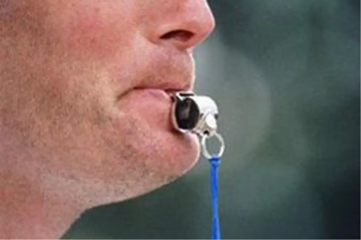 Hakeme Saldıran Futbolculara 15\'er Maç Ceza