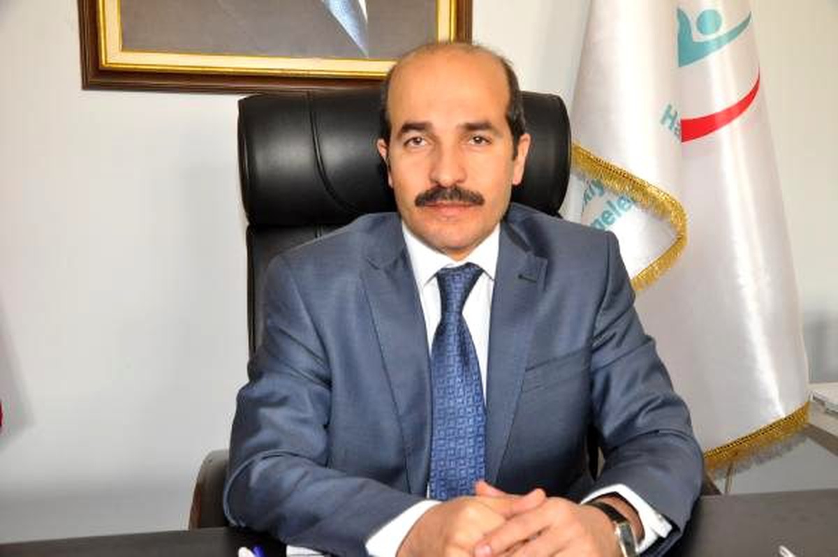 Hakkari\'ye Ataması Yapılan Doktorları Arayıp, Kentin Güzelliklerini Anlatıyor