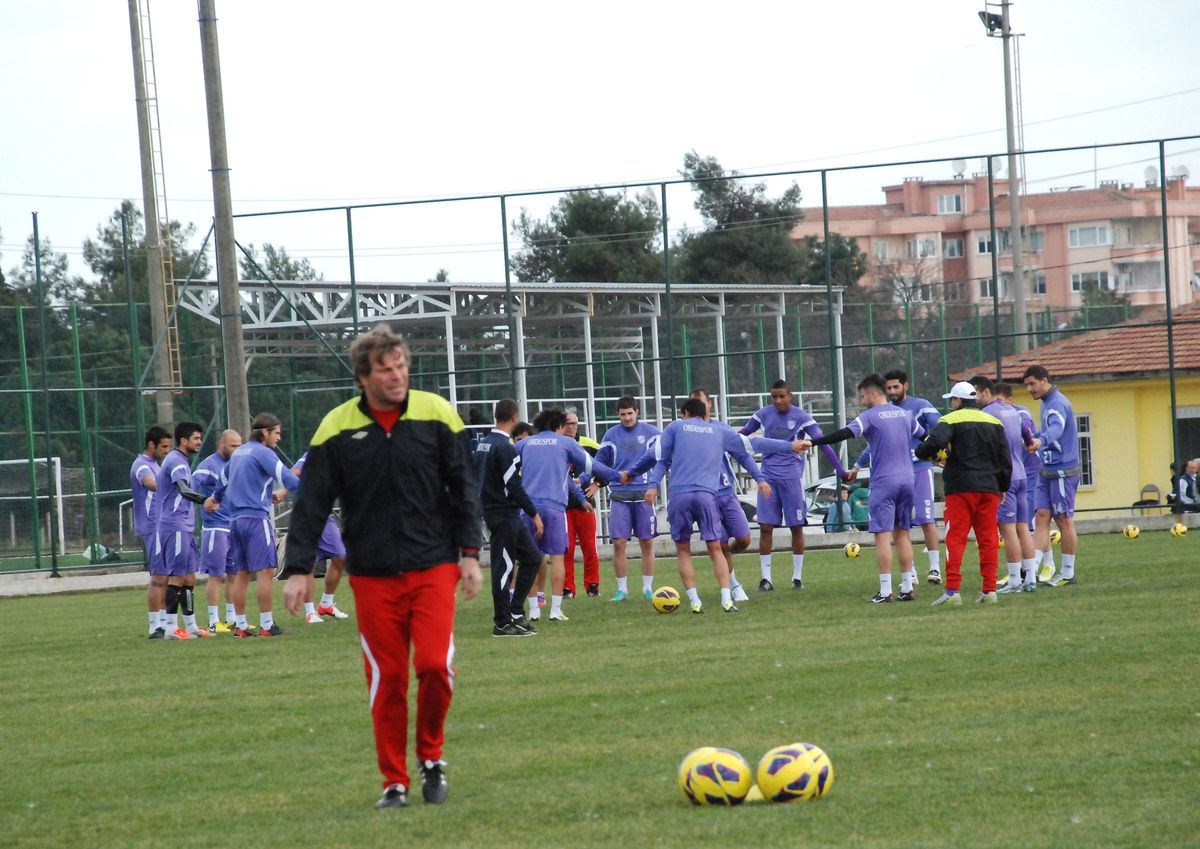 Hector Cuper Transferlerden Yana Dertli