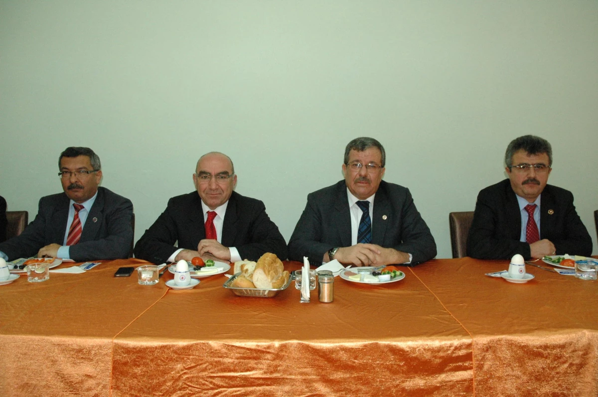 Karaman\'da MHP\'li Belediye Başkanları Partiden İstifa Etti