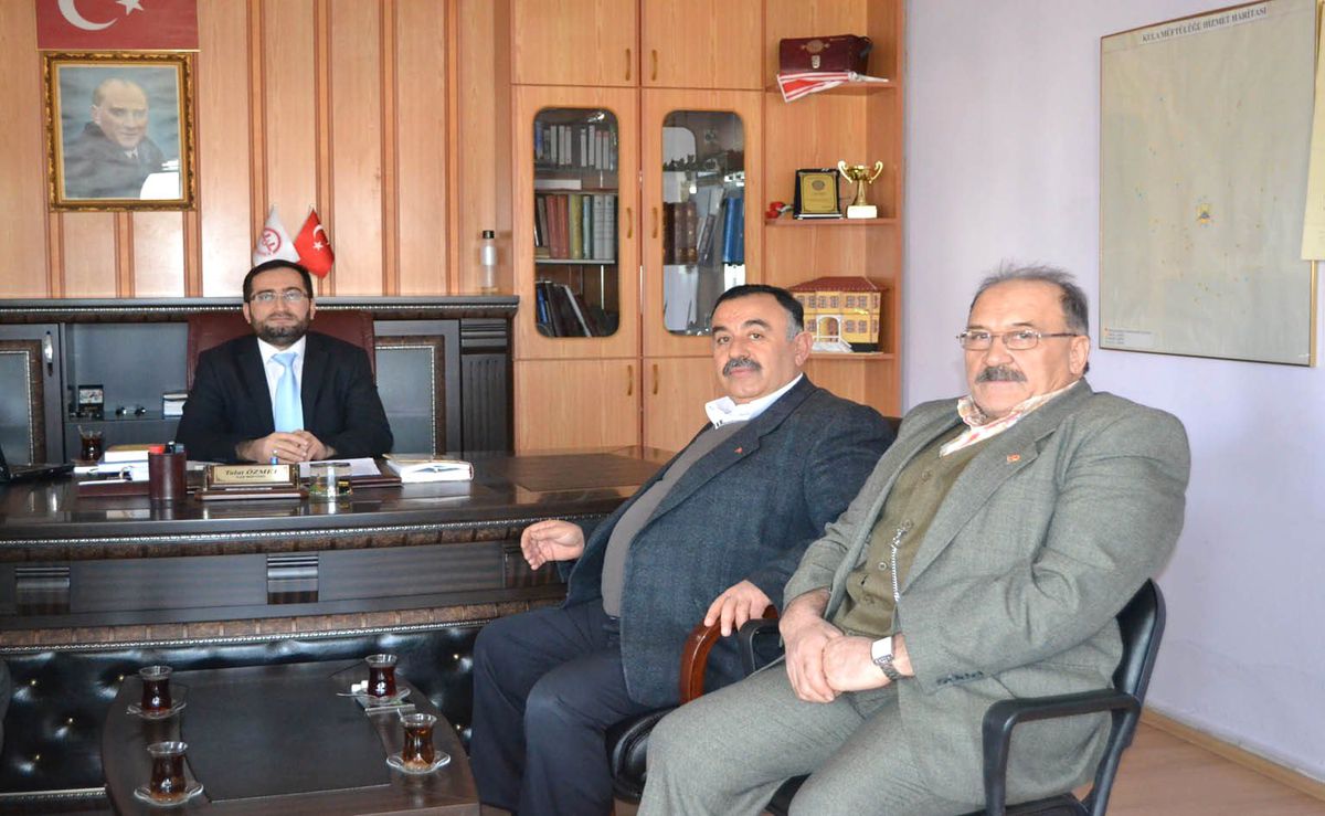Kula MHP\'den, Müftü Özmet\'e Ziyaret