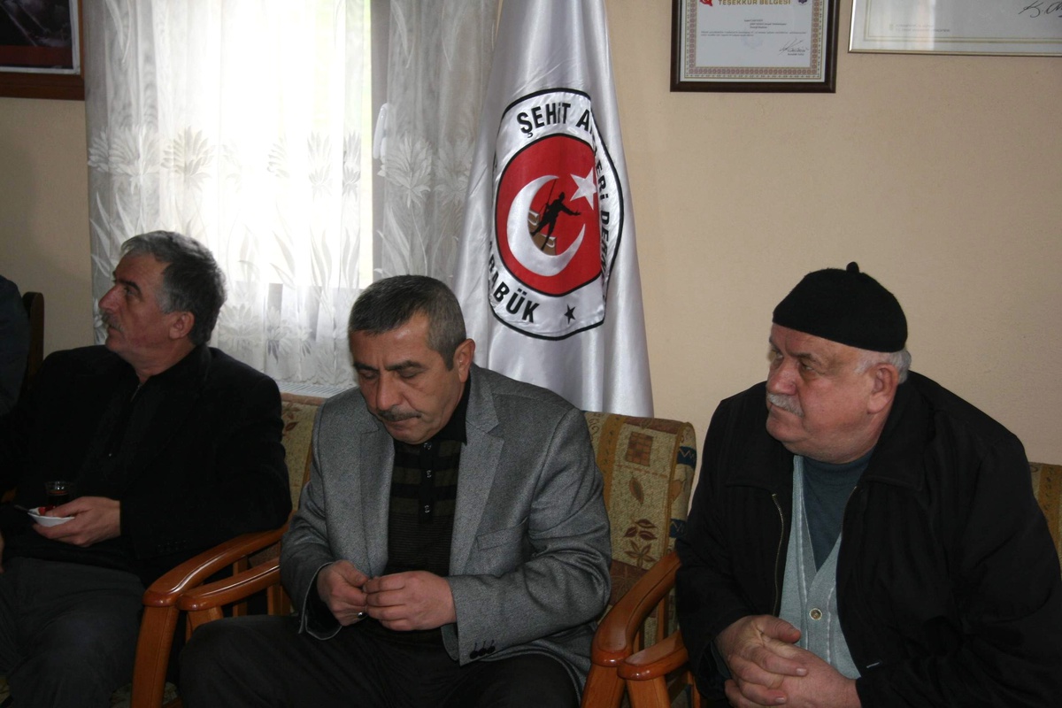 MHP\'den Şehit Aileleri Derneğine Ziyaret