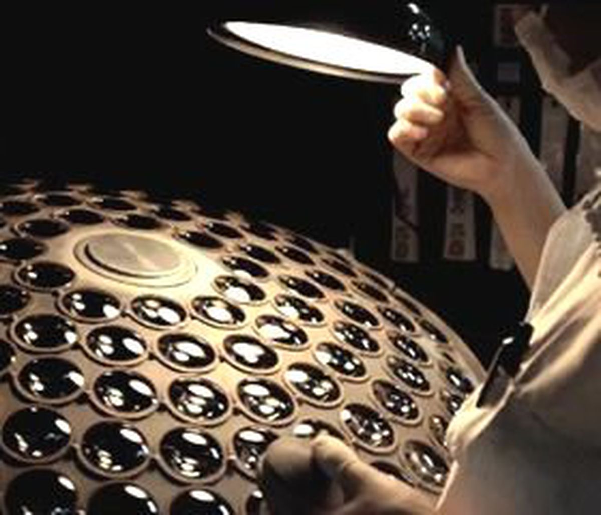 Nikon Lenslerini Nasıl Üretiyor?