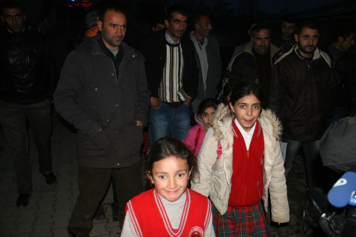 Öğrenci Servisi Takla Attı: 16 Yaralı