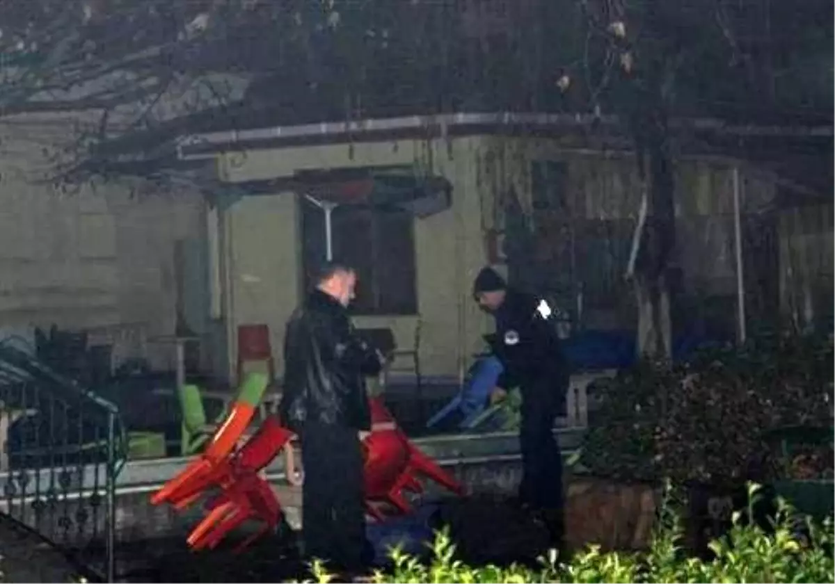 Tüfek Doğrulttuğu Sevgilisini 'Korkmuyorum Senden Vur' Sözü Üzerine Öldürdü