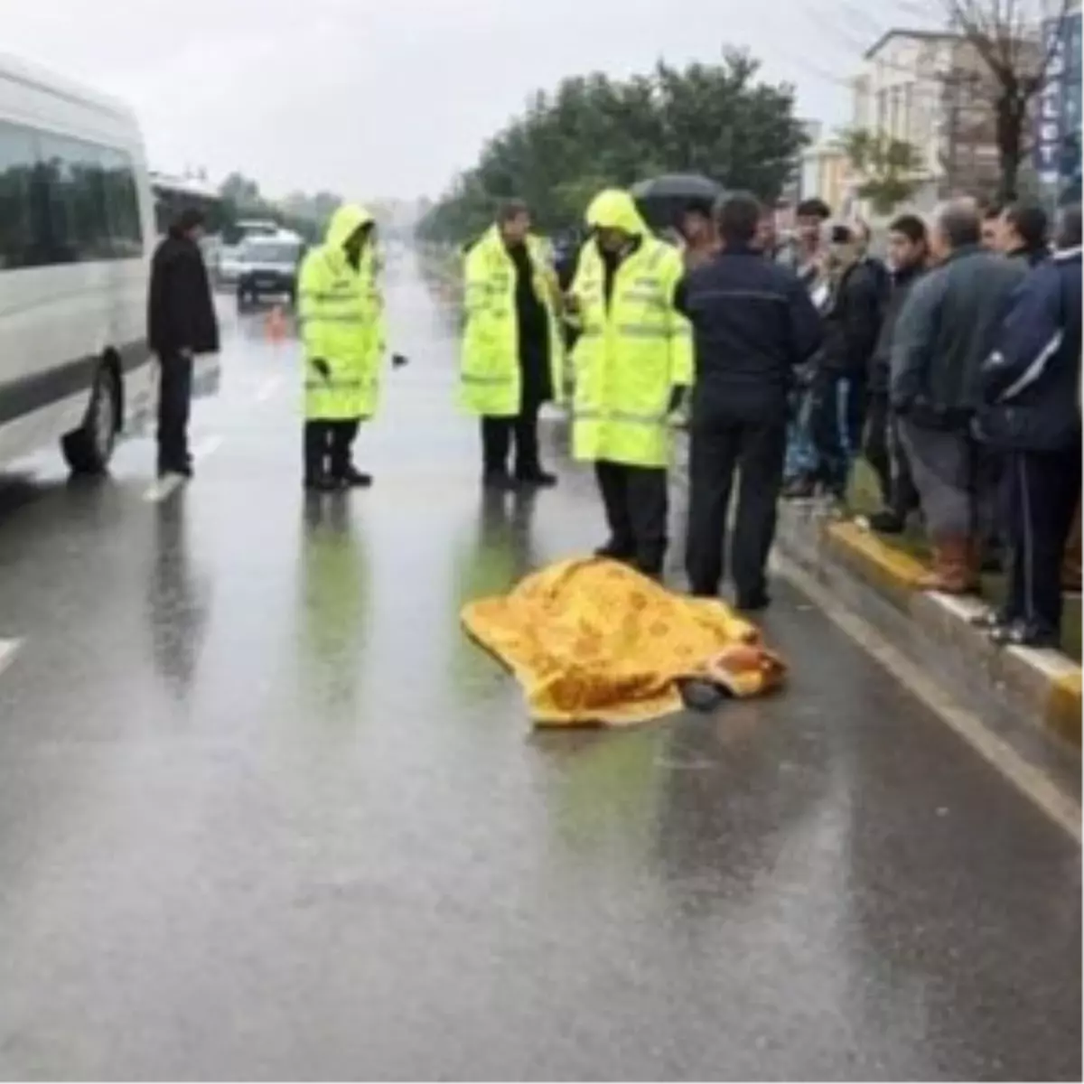 Yolun Karşısına Geçemedi