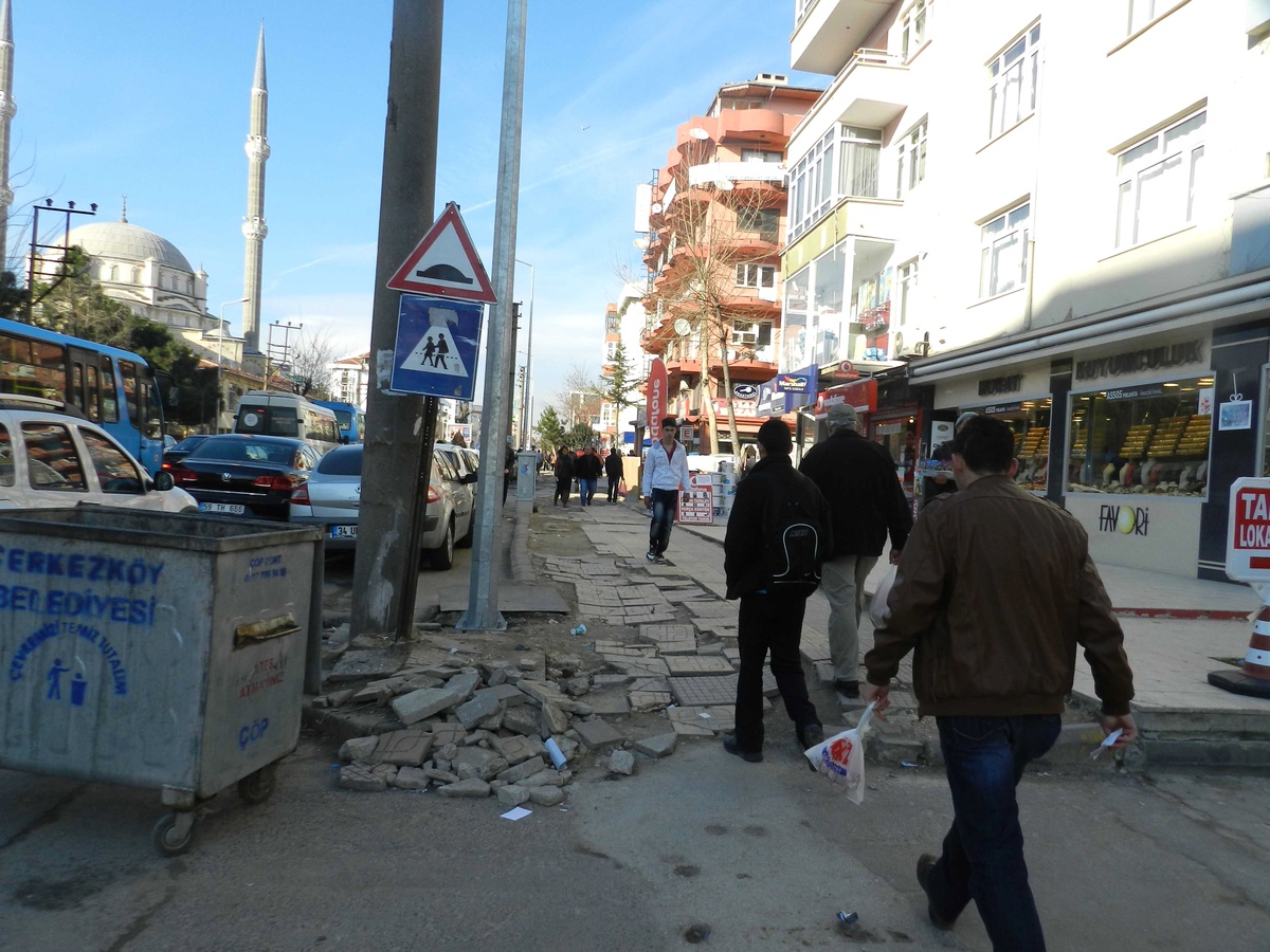 "Bizlerin Kucağına Enkaz Bıraktılar"