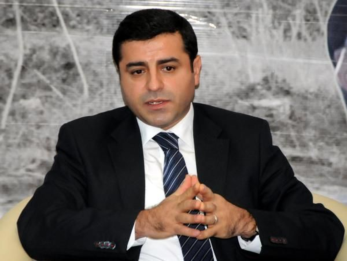 Bdp\'li Demirtaş: Paris\'teki Katliam Barış Sürecini Durdurmak İçindi