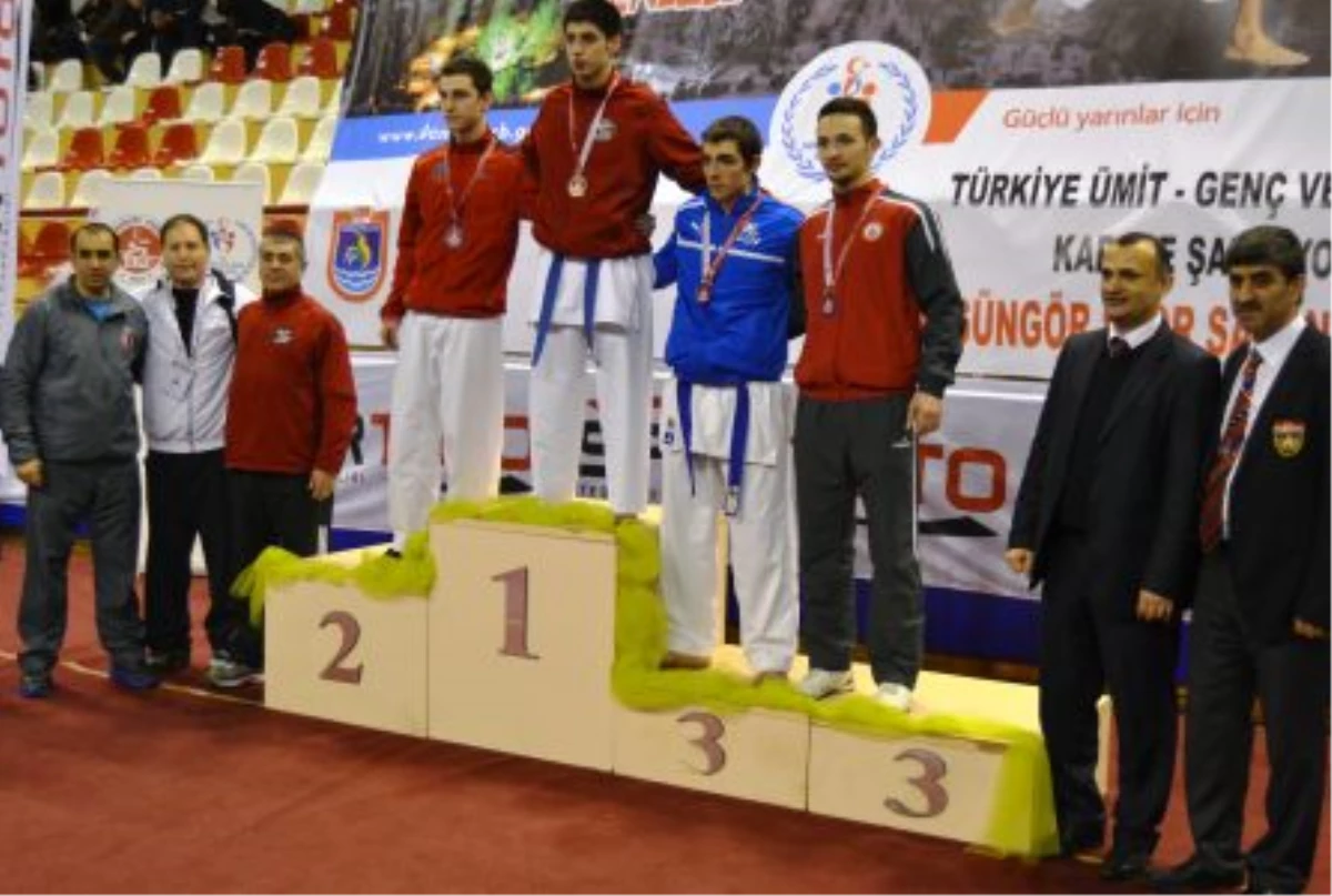 Büyükşehir\'in Karatecileri Bursa\'nın Gururu Oldu