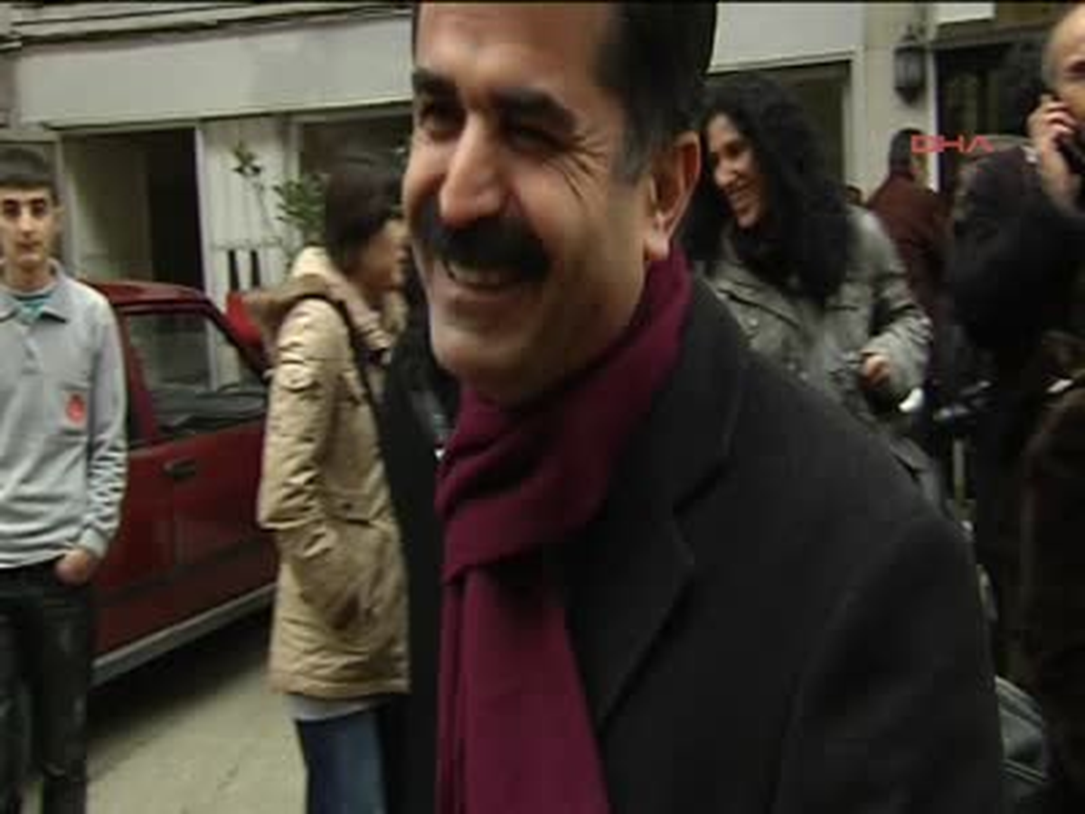 Çağdaş Hukukçular Derneği Genel Merkezi\'nde Arama