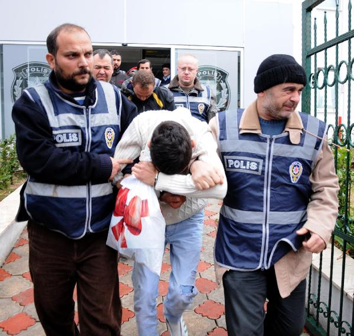 Çaldıkları Motosikletleri Parçalayıp Satmışlar