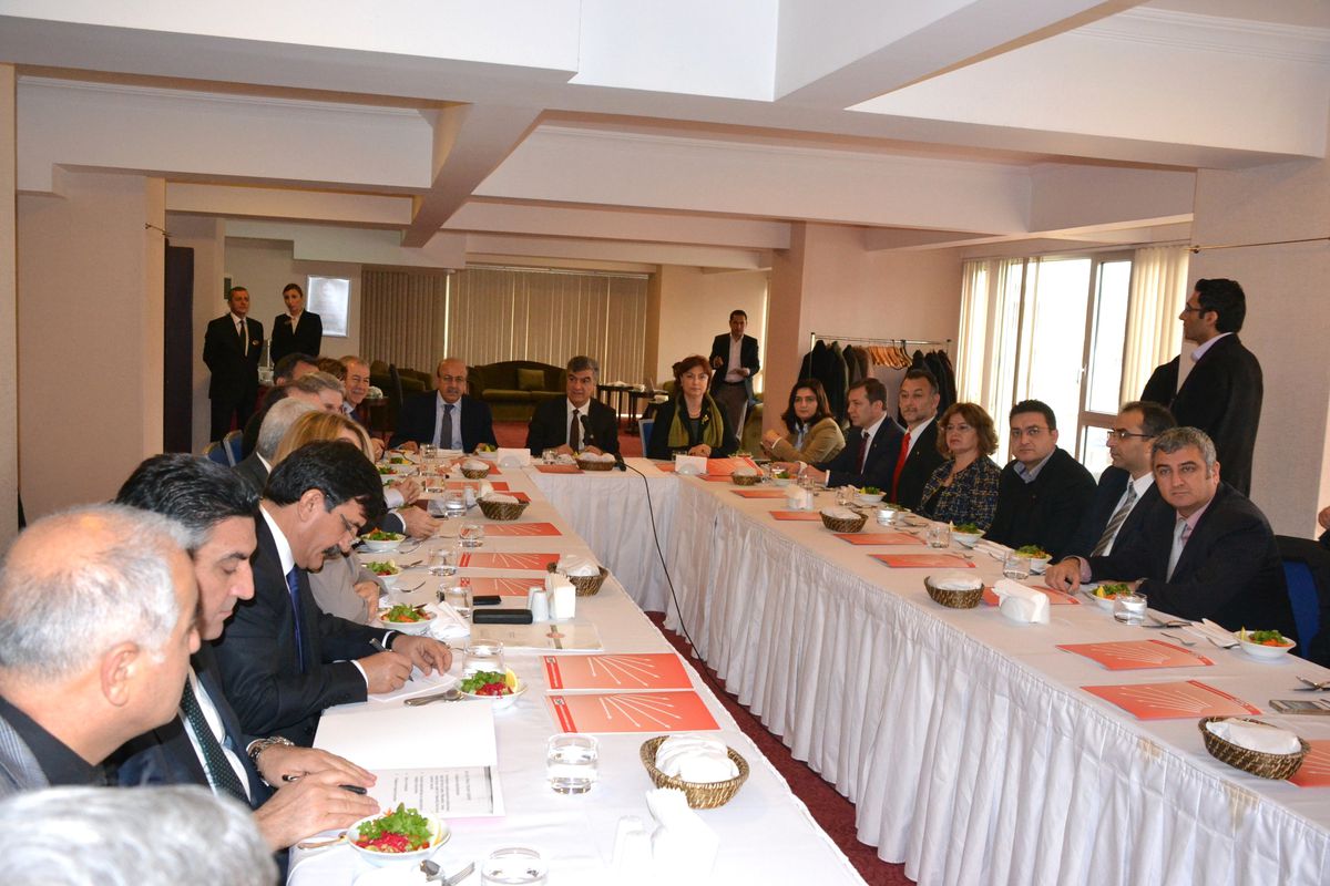 CHP Fikir Sofrası Buluşmaları Sürüyor