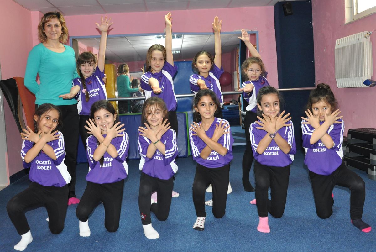 Dansçı Minikler Hem Eğleniyor, Hem Öğreniyorlar