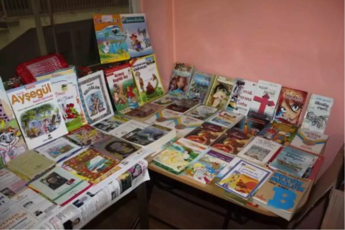 Dev Kumbarada Toplanan 700 Adet Kitap Öğrencilere Ulaştırıldı