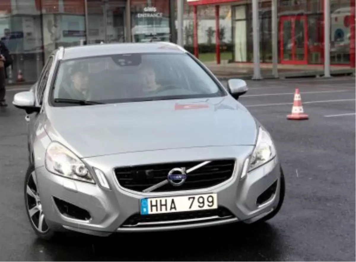 Dr. Ewa Bjorling V60 Plug-In Hybrid'i Test Etti