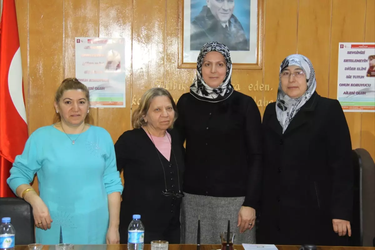 Evlatlık Olarak Büyüyen Hatice Şimdi Koruyucu Aile Olmak İstiyor