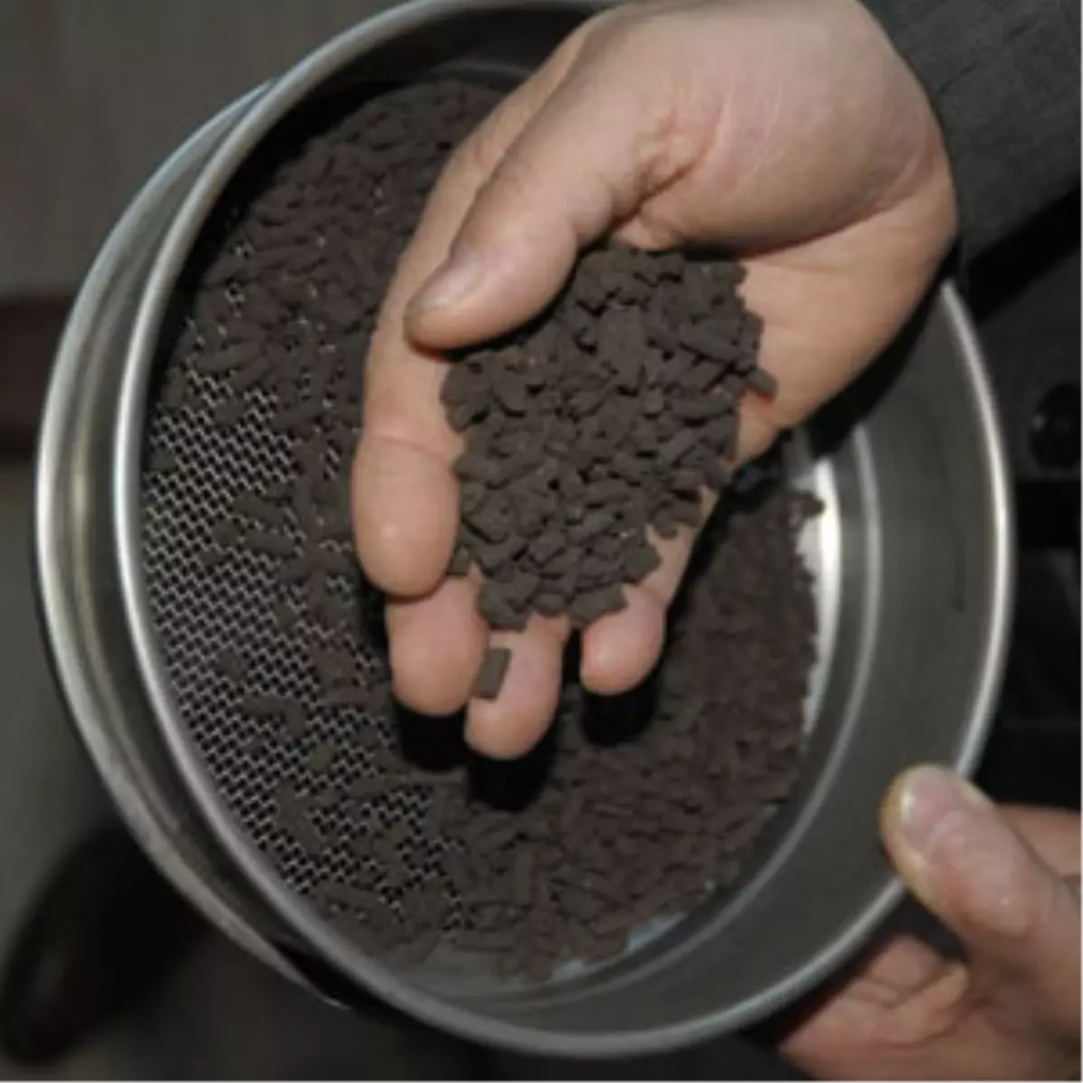 Fındık Zülüfü ve Çay Çöpünden Organik Gübre Üretti