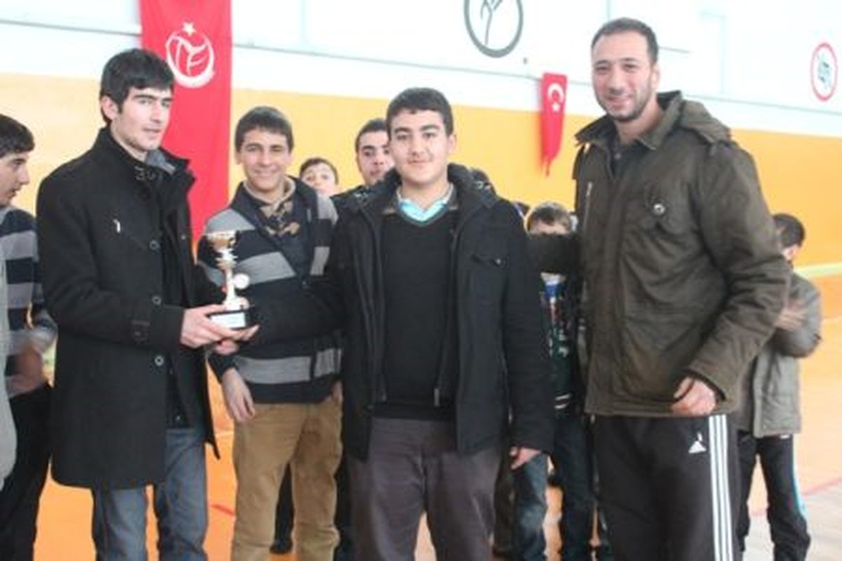 Genç Erkek- Kız Tenis Turnuvası Sona Erdi