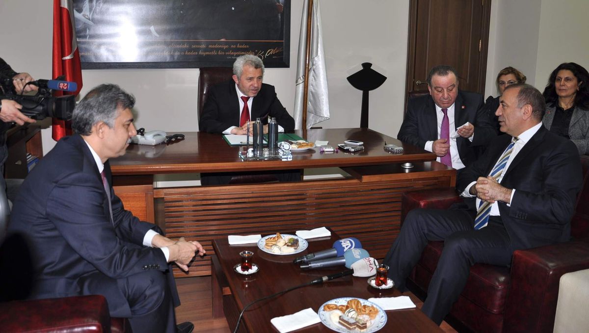 Gürsel Tekin ZTSO Başkanı Demir\'i Ziyaret Etti