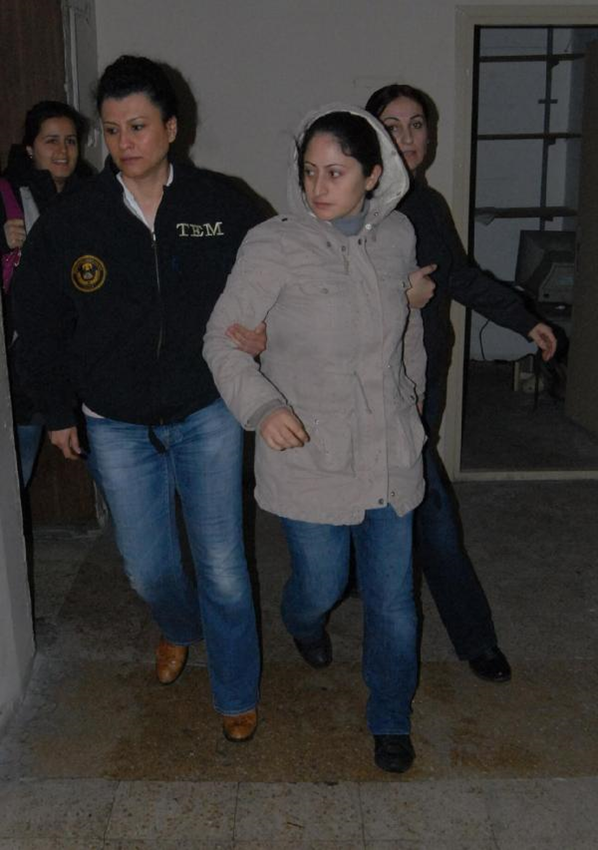 İzmir\'de Dhkp- C Operasyonunda 17 Gözaltı (2)