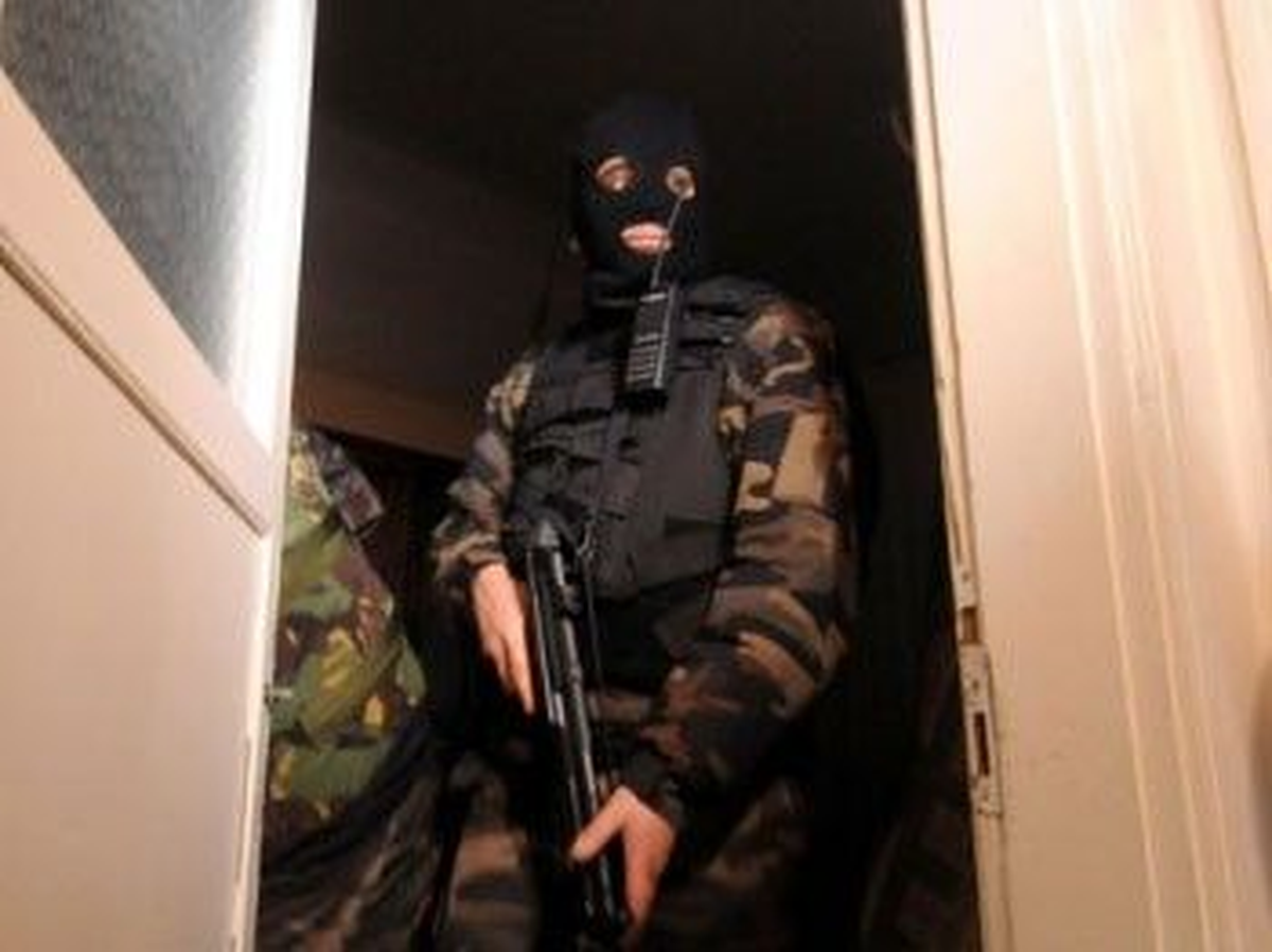 İzmir\'de Dhkp-C Operasyonunda 17 Gözaltı