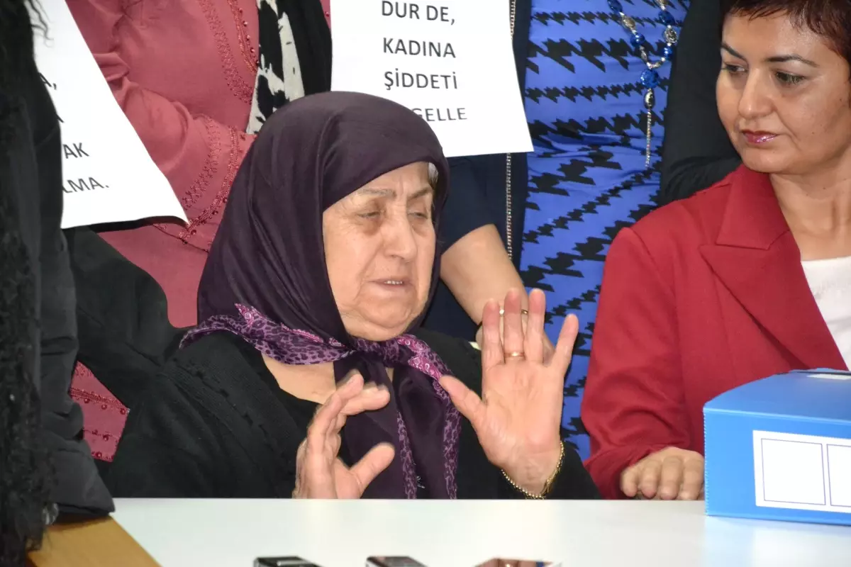 İzmir\'de Öğrencinin Öğretmenini Öldürmesi