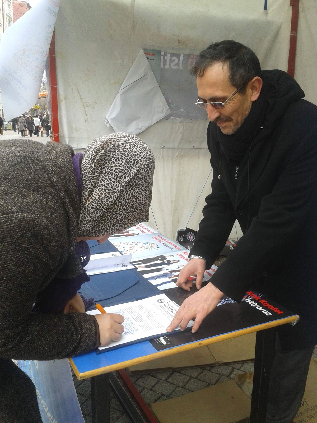 Kamuda Kıyafet Özgürlüğü İçin İmza Kampanyası