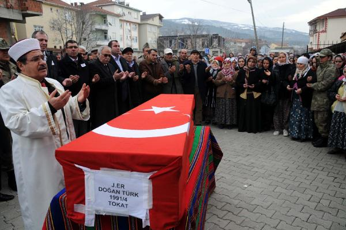 Şehit Asker Tokat\'ta Toprağa Verildi