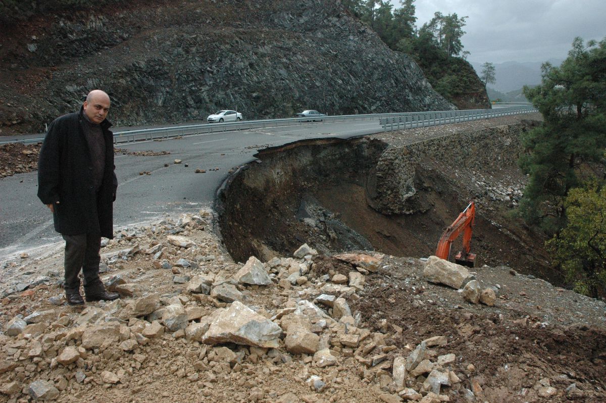 Marmaris\'te Duble Yol Tartışması