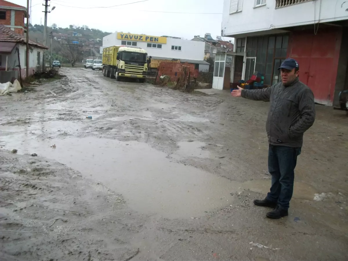 "Şarköy Belediyesi Bizi Çamura Mahkum Etti"