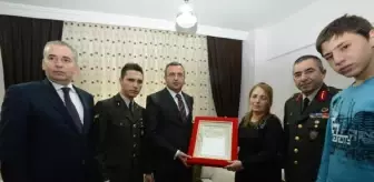 Şehit Astsubayın Eşine Şehadet Belgesi Verildi