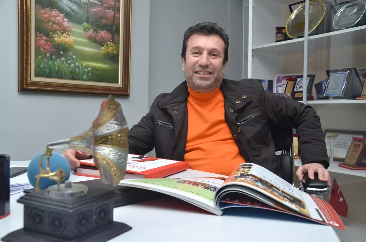 Ses Sanatçısı Hayri Küçük\'ü Öğretmenleri Keşfetmiş