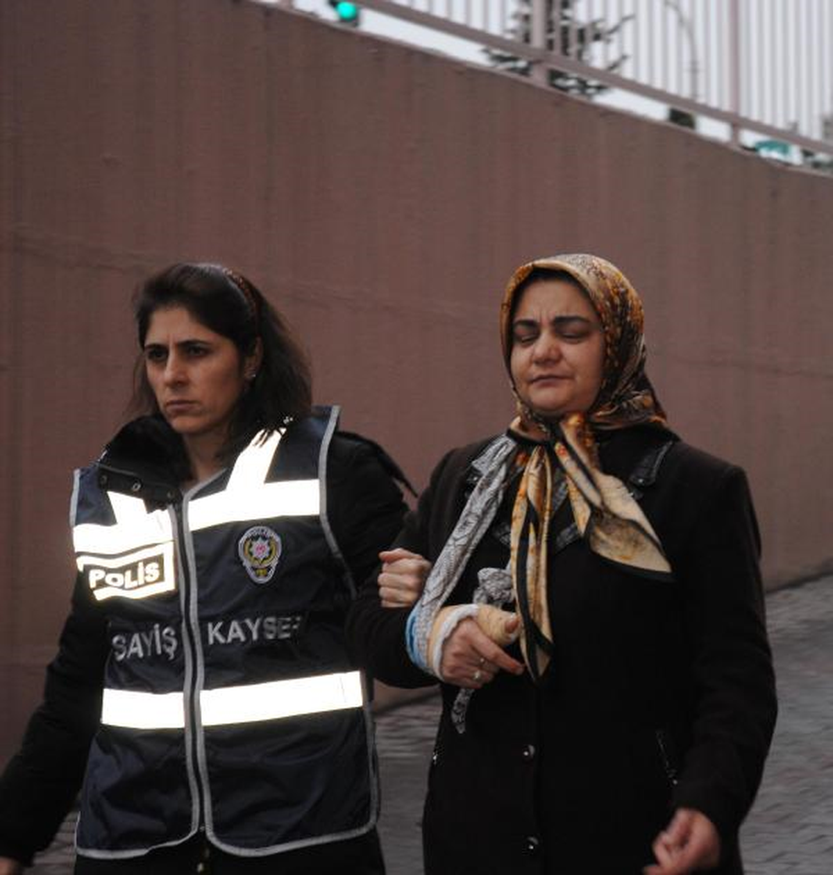 Sevgilisiyle Birlik Olup, Kocasını Öldürtmek İçin Kiralık Katil Tuttu